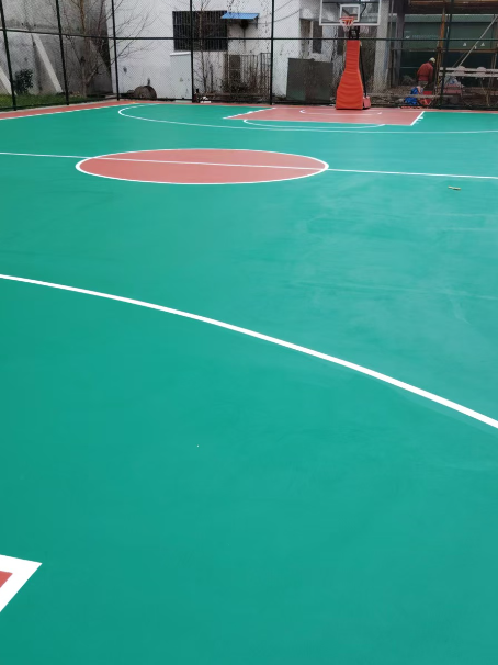 许昌 球场长期使用易出现地面开裂